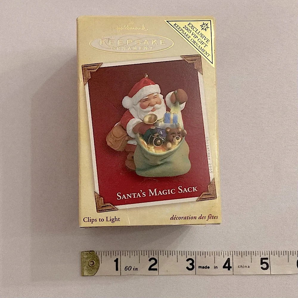 💚 Vintage 2005 Exclusive VIP Gift Hallmark Keepsake Santa’s Magic Sack Ornament